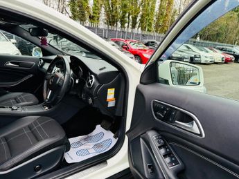 Mercedes-Benz GLA 2.0 GLA250 AMG Line (Premium) SUV 5dr Petrol 7G-DCT 4MATIC Euro 