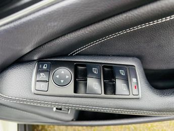 Mercedes-Benz GLA 2.0 GLA250 AMG Line (Premium) SUV 5dr Petrol 7G-DCT 4MATIC Euro 