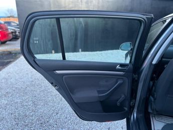 Volkswagen Golf 2.0 TDI Sport DSG 5dr