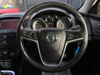 Vauxhall Insignia 2.0 CDTi ecoFLEX SRi Nav Euro 5 5dr