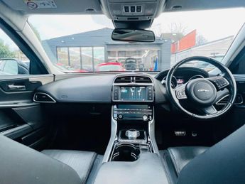 Jaguar XE 2.0d Portfolio Auto Euro 6 (s/s) 4dr