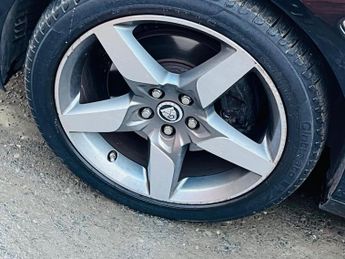 Jaguar XE 2.0d Portfolio Auto Euro 6 (s/s) 4dr