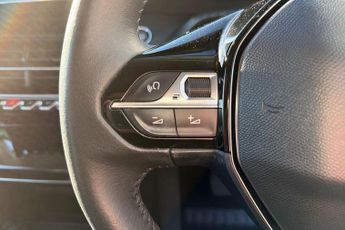 Peugeot E-208 50kWh Allure Premium Hatchback 5dr Electric Auto (136 ps)