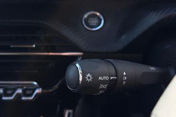 Peugeot E-208 50kWh Allure Premium Hatchback 5dr Electric Auto (136 ps)