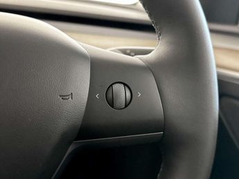 Tesla Model Y SUV 5dr Electric Auto RWD (346 ps)