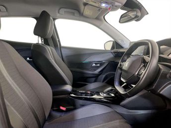 Peugeot E-2008 50kWh Allure Premium SUV 5dr Electric Auto (136 ps)