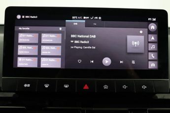 MG MG4 64kWh Trophy Long Range Auto 5dr