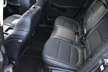 Ford Kuga 2.5 EcoBoost Duratec 14.4kWh Titanium First Edition CVT Euro 6 (