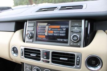 Land Rover Range Rover 4.4 TD V8 Vogue Auto 4WD Euro 5 5dr
