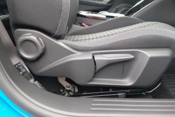 Peugeot E-2008 50kWh Active Auto 5dr (7kW Charger)