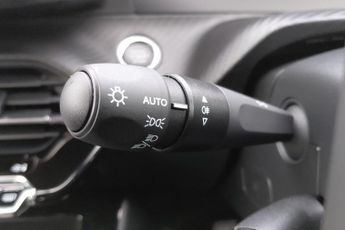 Peugeot E-2008 50kWh Active Auto 5dr (7kW Charger)