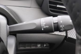Peugeot E-2008 50kWh Active Auto 5dr (7kW Charger)
