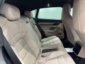 Porsche Taycan Performance Plus 93.4kWh Sport Turismo Auto RWD 5dr (11kW Charge