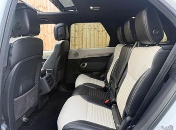 Land Rover Discovery 3.0 D300 MHEV R-Dynamic SE Auto 4WD Euro 6 (s/s) 5dr