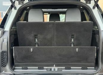 Land Rover Discovery 3.0 D300 MHEV R-Dynamic SE Auto 4WD Euro 6 (s/s) 5dr