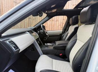 Land Rover Discovery 3.0 D300 MHEV R-Dynamic SE Auto 4WD Euro 6 (s/s) 5dr