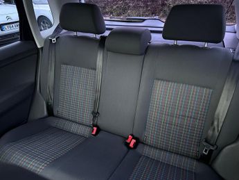 Volkswagen Polo 1.4 S Hatchback 5dr Petrol Automatic (165 g/km, 79 bhp)