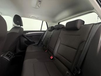Volkswagen Golf 1.6 TDI SE Nav DSG Euro 6 (s/s) 5dr