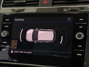 Volkswagen Golf 1.6 TDI SE Nav DSG Euro 6 (s/s) 5dr