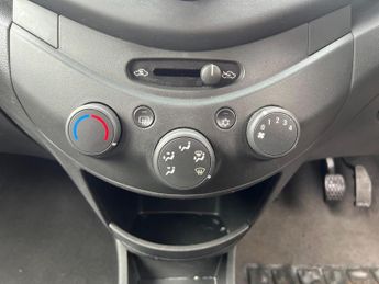Chevrolet Spark 1.0i + Euro 5 5dr (No a/c)