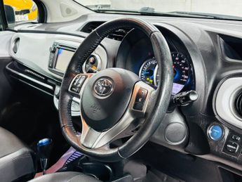 Toyota Yaris 1.5 VVT-h T Spirit CVT Euro 5 5dr