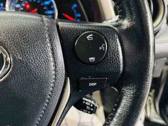 Toyota RAV4 2.2 D-CAT Invincible Auto 4WD Euro 5 5dr