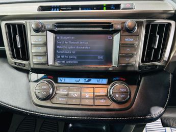 Toyota RAV4 2.2 D-CAT Invincible Auto 4WD Euro 5 5dr