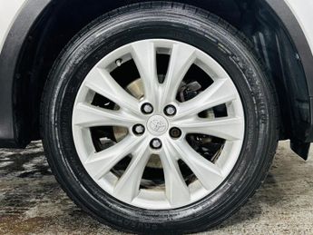 Toyota RAV4 2.2 D-CAT Invincible Auto 4WD Euro 5 5dr