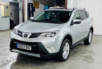 Toyota RAV4 2.2 D-CAT Invincible Auto 4WD Euro 5 5dr