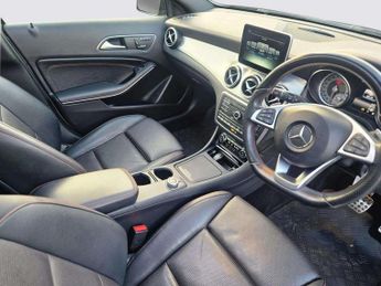 Mercedes-Benz GLA 2.1 GLA220d AMG Line (Premium Plus) 7G-DCT 4MATIC Euro 6 (s/s) 5