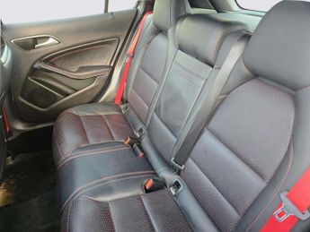 Mercedes-Benz GLA 2.1 GLA220d AMG Line (Premium Plus) 7G-DCT 4MATIC Euro 6 (s/s) 5