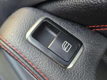 Mercedes-Benz GLA 2.1 GLA220d AMG Line (Premium Plus) 7G-DCT 4MATIC Euro 6 (s/s) 5