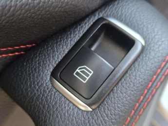 Mercedes-Benz GLA 2.1 GLA220d AMG Line (Premium Plus) 7G-DCT 4MATIC Euro 6 (s/s) 5