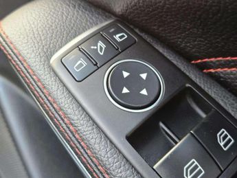 Mercedes-Benz GLA 2.1 GLA220d AMG Line (Premium Plus) 7G-DCT 4MATIC Euro 6 (s/s) 5