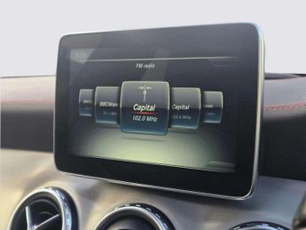 Mercedes-Benz GLA 2.1 GLA220d AMG Line (Premium Plus) 7G-DCT 4MATIC Euro 6 (s/s) 5