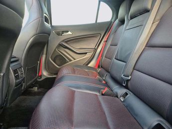 Mercedes-Benz GLA 2.1 GLA220d AMG Line (Premium Plus) 7G-DCT 4MATIC Euro 6 (s/s) 5