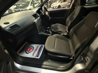 Vauxhall Astra 1.4i 16v Life 5dr
