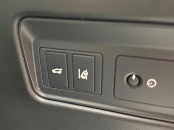 Land Rover Discovery 2.0 SD4 HSE Auto 4WD Euro 6 (s/s) 5dr