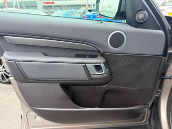 Land Rover Discovery 3.0 TD V6 SE Auto 4WD Euro 6 (s/s) 5dr