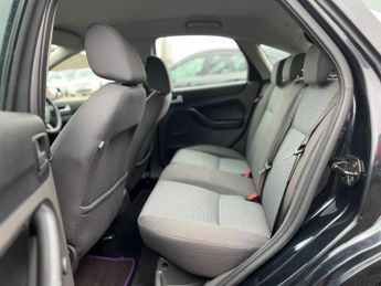 Ford Focus 1.6 LX 5dr