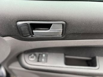 Ford Focus 1.6 LX 5dr