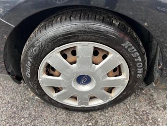 Ford Focus 1.6 LX 5dr