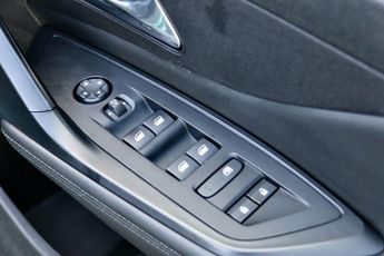 Peugeot 308 SW 1.6 12.4kWh Allure Premium Estate 5dr Petrol Plug-in Hybrid e-EA