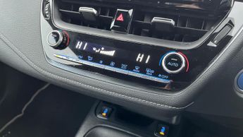 Toyota Corolla 1.8 VVT-h Icon Touring Sports CVT Euro 6 (s/s) 5dr