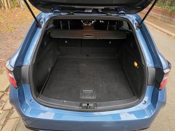 Toyota Corolla 2.0 VVT-h Design Touring Sports CVT Euro 6 (s/s) 5dr