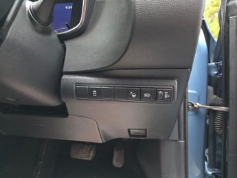 Toyota Corolla 2.0 VVT-h Design Touring Sports CVT Euro 6 (s/s) 5dr