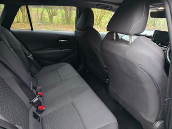 Toyota Corolla 2.0 VVT-h Design Touring Sports CVT Euro 6 (s/s) 5dr