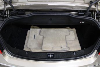 Mercedes-Benz E Class 1.8 E200 CGI BlueEfficiency SE Cabriolet Tiptronic Euro 5 (s/s) 