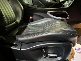 Jaguar F-PACE 2.0 D240 Portfolio Auto AWD Euro 6 (s/s) 5dr