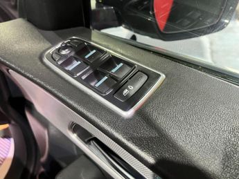 Jaguar F-PACE 2.0 D240 Portfolio Auto AWD Euro 6 (s/s) 5dr